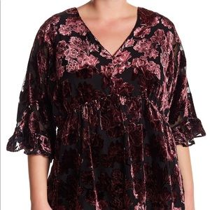 SOLD🤗DR2 By Daniel Rainn Burnout Blouse XL Merlot